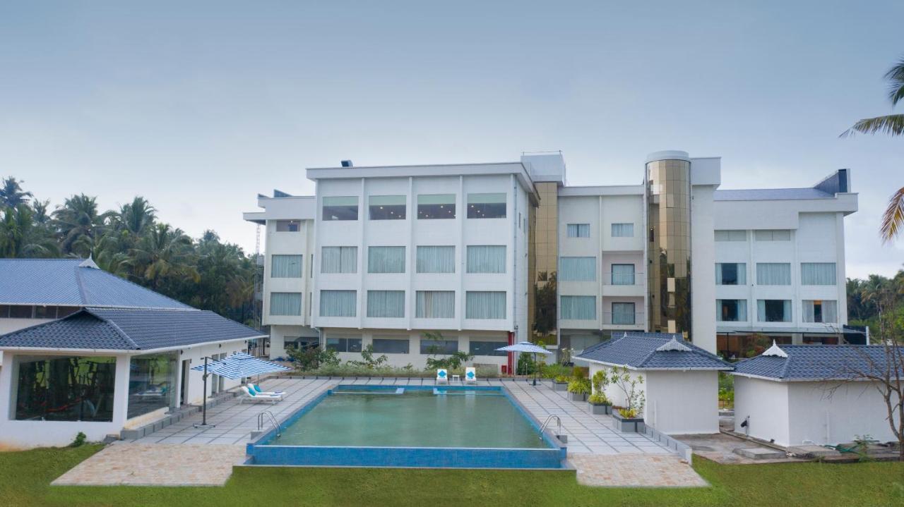 Blue Serene Resort Guruvāyūr Buitenkant foto