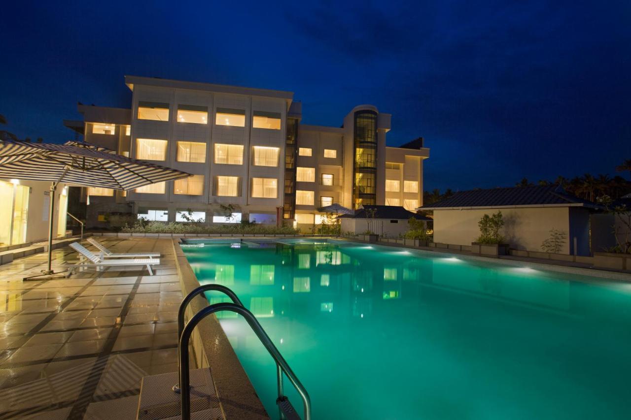 Blue Serene Resort Guruvāyūr Buitenkant foto